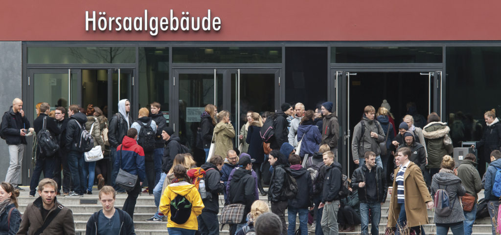 Viele heutige Studierende wissen wenig bis gar nichts über die Bologna-Reform und ihre Folgen.
